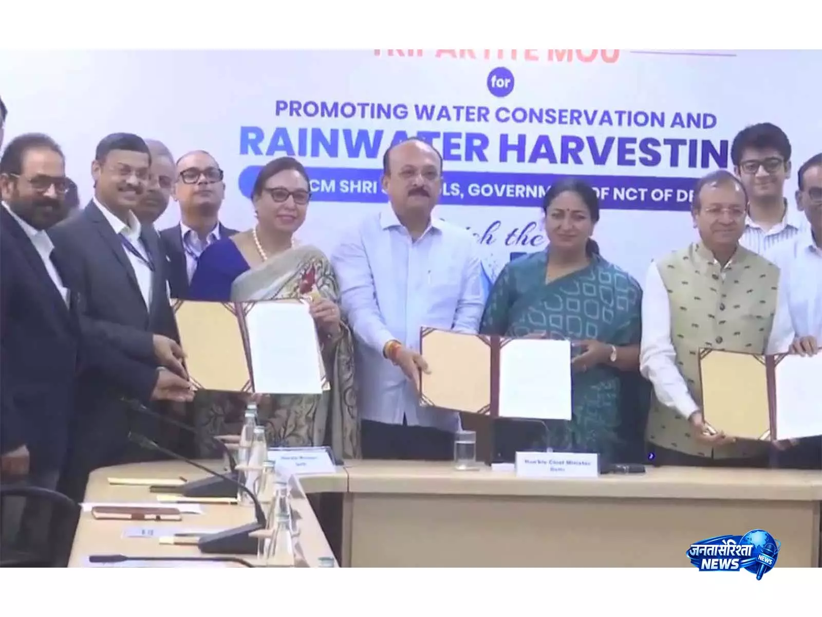दिल्ली के 75 CM श्री स्कूलों में लगेंगे आधुनिक रेन वाटर हार्वेस्टिंग सिस्टम दिल्ली के 75 CM श्री स्कूलों में लगेंगे आधुनिक रेन वाटर हार्वेस्टिंग सिस्टम
