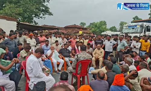 CRPF जवान की मौत, तेज रफ्तार ट्रक ने कुचला CRPF जवान की मौत, तेज रफ्तार ट्रक ने कुचला