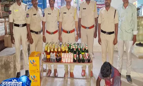 Telangana में आबकारी विभाग की बड़ी कार्रवाई, तस्करी कर लाई जा रही शराब जब्त