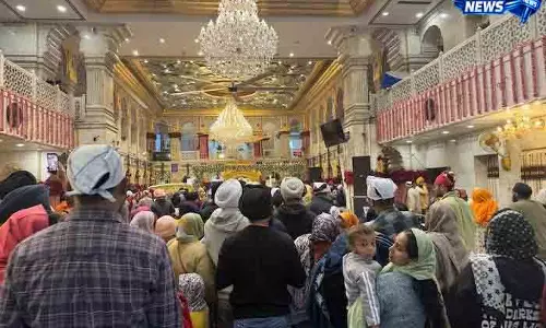 पंजाबी गायक काका जंतर-मंतर विरोध प्रदर्शन में शामिल हुए पंजाबी गायक काका जंतर-मंतर विरोध प्रदर्शन में शामिल हुए