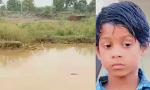 Faridabad: फरीदाबाद में बड़ा हादसा, गड्ढे में गिरकर मासूम ने गंवाई जान Faridabad: फरीदाबाद में बड़ा हादसा, गड्ढे में गिरकर मासूम ने गंवाई जान