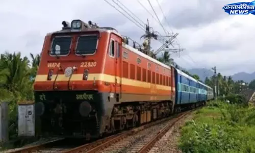 UP : कानपुर सेंट्रल पर ट्रेनें घंटों लेट UP : कानपुर सेंट्रल पर ट्रेनें घंटों लेट