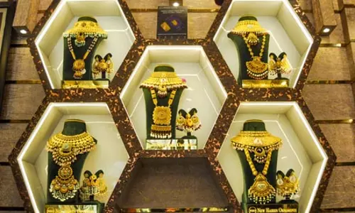 सोना इस हफ्ते धड़ाम, चांदी का दाम 13 हजार रुपए से अधिक घटा सोना इस हफ्ते धड़ाम, चांदी का दाम 13 हजार रुपए से अधिक घटा