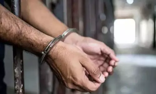 सरकारी नौकरी दिलाने के नाम पर लाखों की ठगी का आरोप, हवलदार गिरफ्तार सरकारी नौकरी दिलाने के नाम पर लाखों की ठगी का आरोप, हवलदार गिरफ्तार
