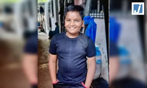 इमारत का हिस्सा गिरने से 12 साल के लड़के की मौत, दो घायल