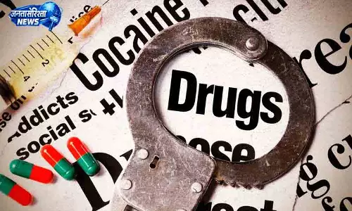 Karnal में बड़ी कार्रवाई, 4 तस्कर गिरफ्तार और 20 किलो अफीम जब्त Karnal में बड़ी कार्रवाई, 4 तस्कर गिरफ्तार और 20 किलो अफीम जब्त