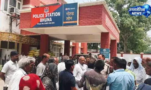 Fatehabad गांव में तालाब से शव मिलने पर हड़कंप Fatehabad गांव में तालाब से शव मिलने पर हड़कंप