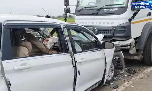 Junagadh : दर्दनाक सड़क हादसा, खड़े ट्रक में घुसी अर्टिगा कार, चार लोगों की मौत Junagadh : दर्दनाक सड़क हादसा, खड़े ट्रक में घुसी अर्टिगा कार, चार लोगों की मौत
