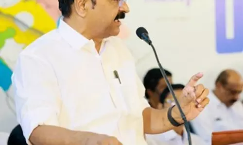 कल्लाडी टनल हादसा: सुरक्षित तरीके से मिट्टी हटाने के लिए केरल सरकार ने बनाई तीन सदस्यीय विशेषज्ञ समिति कल्लाडी टनल हादसा: सुरक्षित तरीके से मिट्टी हटाने के लिए केरल सरकार ने बनाई तीन सदस्यीय विशेषज्ञ समिति