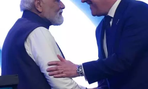 पीएम मोदी-लक्सन ने ऑकलैंड में खेल प्रदर्शनी का किया दौरा, गाला लंच में हुए शामिल पीएम मोदी-लक्सन ने ऑकलैंड में खेल प्रदर्शनी का किया दौरा, गाला लंच में हुए शामिल
