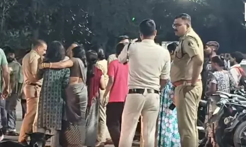दो गुटों के बीच मारपीट, युवती को भी बनाया निशाना दो गुटों के बीच मारपीट, युवती को भी बनाया निशाना