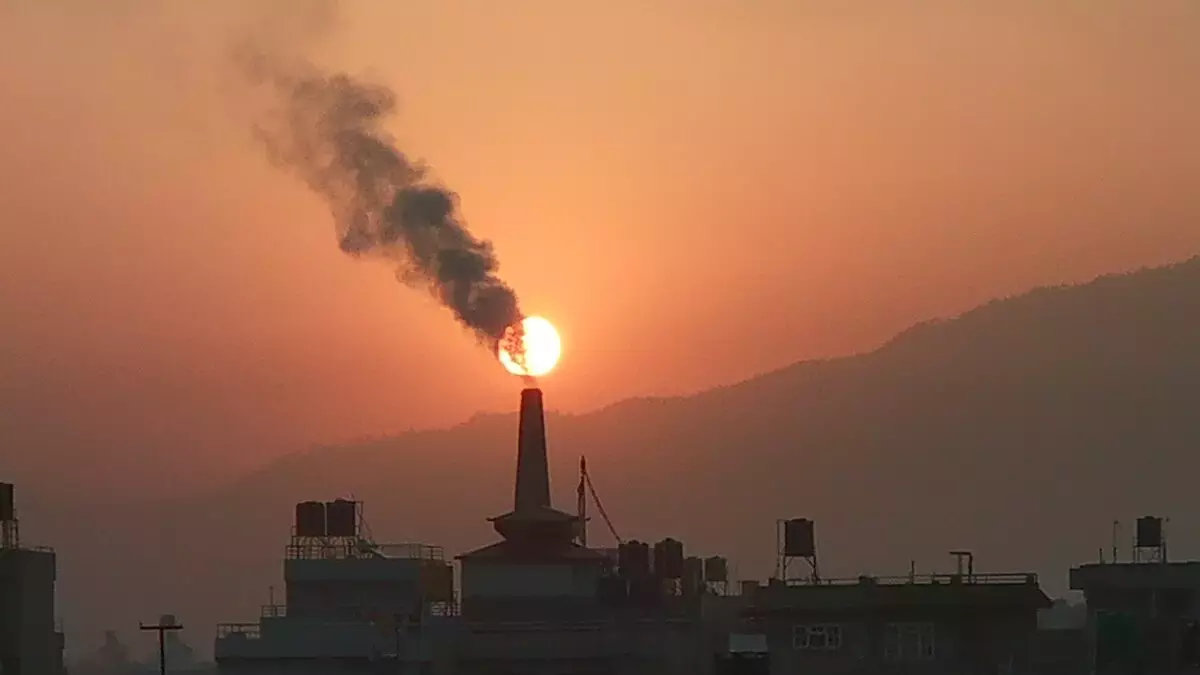 TGPCB ने प्रदूषण फैलाने वाली इकाइयों पर नकेल कसी; छह माह में 53 उद्योग बंद TGPCB ने प्रदूषण फैलाने वाली इकाइयों पर नकेल कसी; छह माह में 53 उद्योग बंद