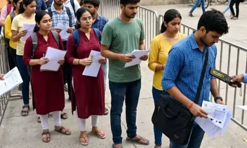 Jaipur: 4 लाख से ज्यादा अभ्यर्थियों के लिए परीक्षा व्यवस्था तैयार, जयपुर में खास इंतजाम Jaipur: 4 लाख से ज्यादा अभ्यर्थियों के लिए परीक्षा व्यवस्था तैयार, जयपुर में खास इंतजाम