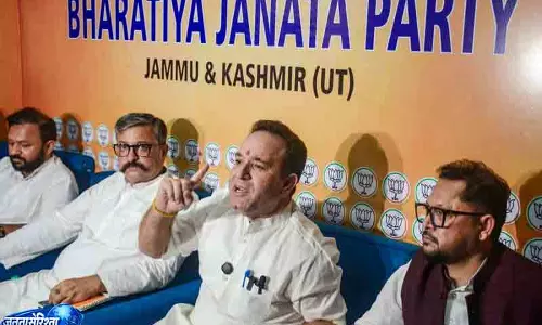 Srinagar भाजपा ने NC के कार्यक्रम से बनाई दूरी Srinagar भाजपा ने NC के कार्यक्रम से बनाई दूरी