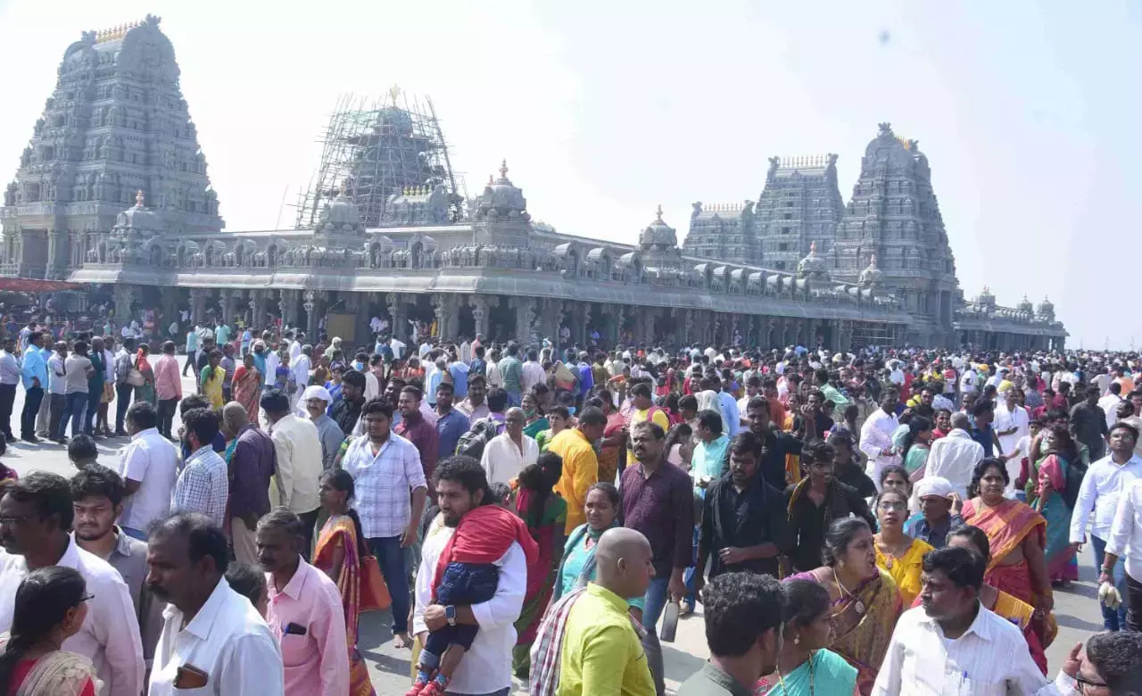 Telangana: नया ट्रस्ट बोर्ड कल यादगिरिगुट्टा लक्ष्मी नरसिम्हा स्वामी मंदिर में शपथ लेगा