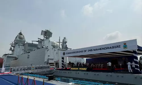 रक्षा मंत्री राजनाथ सिंह ने विशाखापत्तनम में INS महेंद्रगिरी को सेना में किया शामिल रक्षा मंत्री राजनाथ सिंह ने विशाखापत्तनम में INS महेंद्रगिरी को सेना में किया शामिल