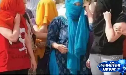 रिसेप्शनिस्ट नौकरी का झांसा देकर जिस्मफरोशी, पुलिस ने पकड़ा रैकेट रिसेप्शनिस्ट नौकरी का झांसा देकर जिस्मफरोशी, पुलिस ने पकड़ा रैकेट