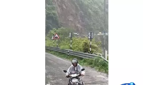 Uttarakhand ब्रेकिंग: 7 घंटे की कड़ी मशक्कत के बाद खुला बद्रीनाथ राष्ट्रीय राजमार्ग Uttarakhand ब्रेकिंग: 7 घंटे की कड़ी मशक्कत के बाद खुला बद्रीनाथ राष्ट्रीय राजमार्ग