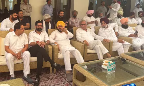 Punjab कांग्रेस घमासान: राजा वड़िंग को खुद आना चाहिए था-बैठक शुरू होते ही बरसे सांसद सुखजिंदर रंधावा Punjab कांग्रेस घमासान: राजा वड़िंग को खुद आना चाहिए था-बैठक शुरू होते ही बरसे सांसद सुखजिंदर रंधावा