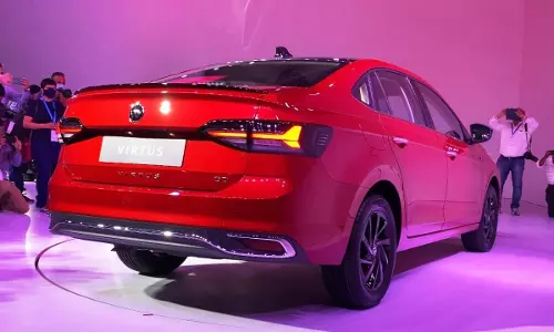 Sedans   का शानदार प्रदर्शन, दो कारों को नहीं मिले 50 खरीदार