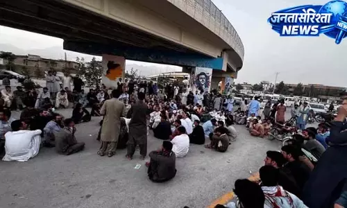 PoK में जनता का प्रदर्शन, पाक सेना की कार्रवाई से तनाव बढ़ा PoK में जनता का प्रदर्शन, पाक सेना की कार्रवाई से तनाव बढ़ा