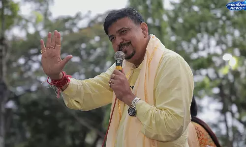 म्युनिसिपल भर्ती घोटाले के पैसे को हॉस्पिटैलिटी कारोबार में लगाने का आरोप म्युनिसिपल भर्ती घोटाले के पैसे को हॉस्पिटैलिटी कारोबार में लगाने का आरोप