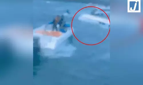 टूरिस्ट बोट पलटी: 15 भारतीयों की मौत, पीएम मोदी ने जताया दुख टूरिस्ट बोट पलटी: 15 भारतीयों की मौत, पीएम मोदी ने जताया दुख