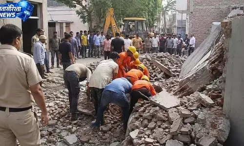 BREAKING: बिल्डिंग तोड़ते समय हादसा, दीवार गिरने से मजदूर की मौत, ठेकेदार गिरफ्तार