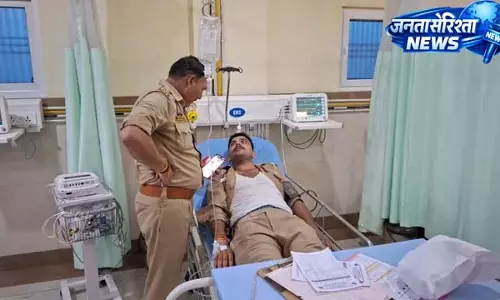 राधावल्लभ मंदिर की रेलिंग में दौड़ा करंट, पुलिसकर्मी घायल