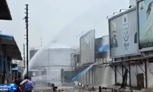 Ghaziabad  की फैक्ट्री में स्प्रिट टैंक ब्लास्ट, दो घंटे की मशक्कत के बाद बुझी आग
