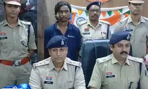 थर्माकोल पेपर कटर से युवक पर जानलेवा हमला, आरोपी गिरफ्तार थर्माकोल पेपर कटर से युवक पर जानलेवा हमला, आरोपी गिरफ्तार