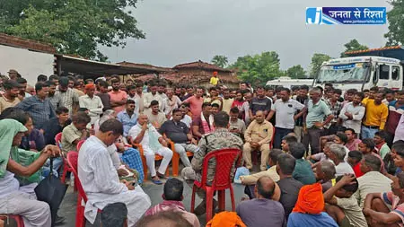 CRPF जवान की मौत, तेज रफ्तार ट्रक ने कुचला CRPF जवान की मौत, तेज रफ्तार ट्रक ने कुचला