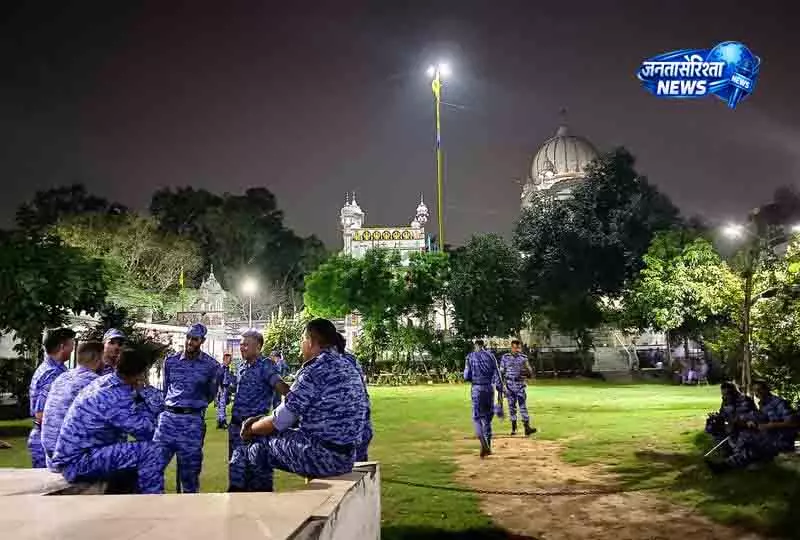 Delhi सतलुज स्क्रीनिंग के लिए गुरुद्वारे में जुटी भारी भीड़ Delhi सतलुज स्क्रीनिंग के लिए गुरुद्वारे में जुटी भारी भीड़