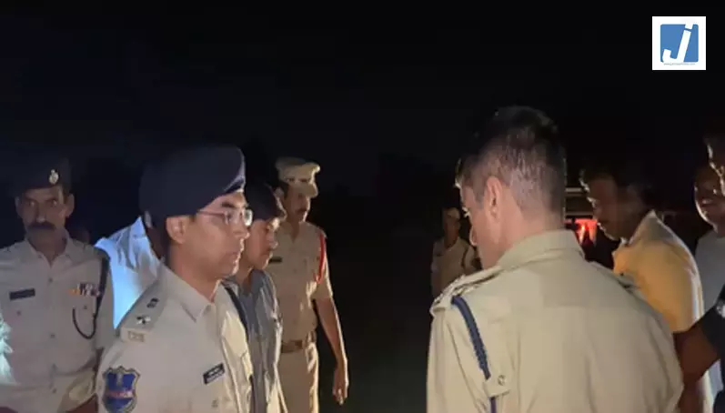 पोक्सो केस में जमानत पर आए दरिंदे ने की पत्नी और दो बच्चों समेत 6 लोगों की हत्या पोक्सो केस में जमानत पर आए दरिंदे ने की पत्नी और दो बच्चों समेत 6 लोगों की हत्या