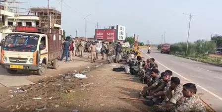 मध्य प्रदेश: दतिया में 12 घंटे के बाद चक्काजाम को समाप्त किया गया, एएसपी समेत कई अधिकारी चोटिल मध्य प्रदेश: दतिया में 12 घंटे के बाद चक्काजाम को समाप्त किया गया, एएसपी समेत कई अधिकारी चोटिल