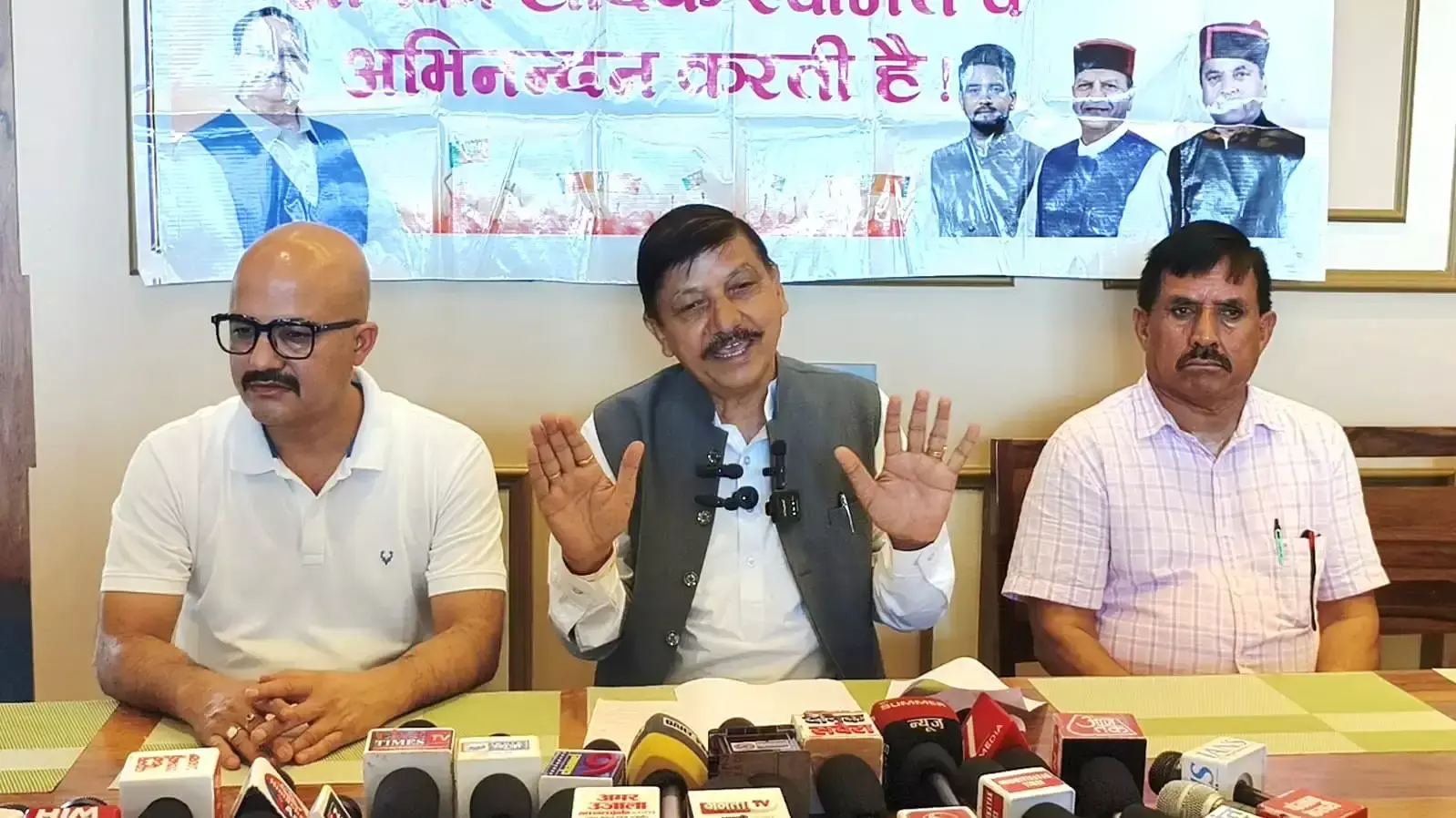 Hamirpur: एफआईआर सरकार बन गई है प्रदेश सरकार : राजेंद्र राणा Hamirpur: एफआईआर सरकार बन गई है प्रदेश सरकार : राजेंद्र राणा