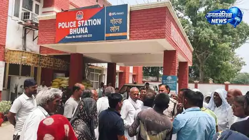 Fatehabad गांव में तालाब से शव मिलने पर हड़कंप Fatehabad गांव में तालाब से शव मिलने पर हड़कंप