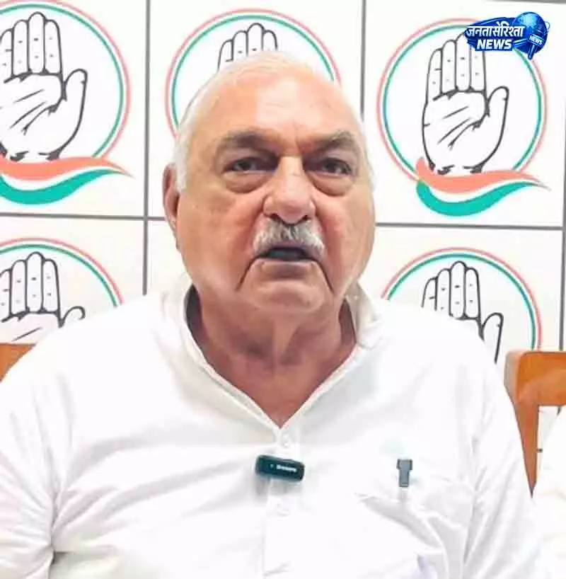 Rohtak बाजार में आग: हुडा ने दुकानदारों के लिए राहत मांगी Rohtak बाजार में आग: हुडा ने दुकानदारों के लिए राहत मांगी
