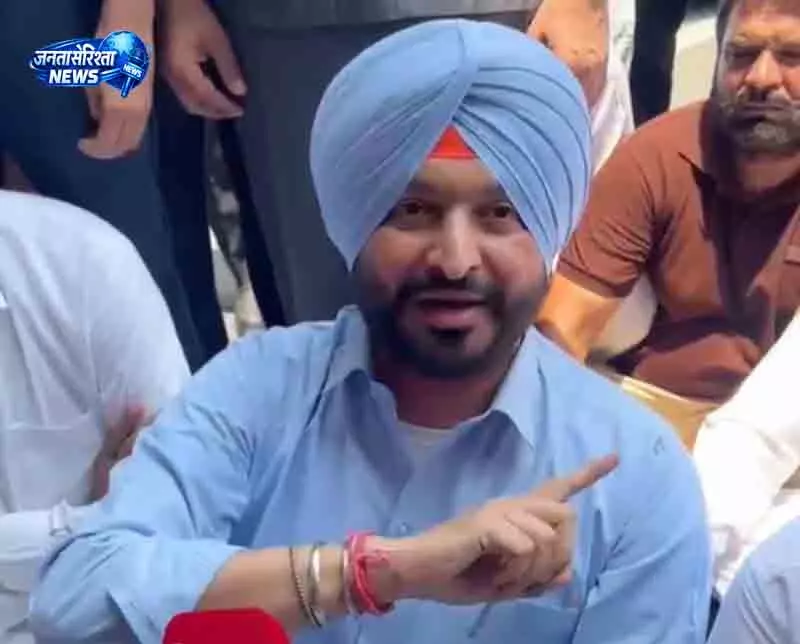 Ludhiana सतलुज हटाने में सरकार की भूमिका नहीं: बिट्टू Ludhiana सतलुज हटाने में सरकार की भूमिका नहीं: बिट्टू