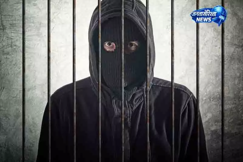 Ludhiana में 12 बदमाशों का हमला, पिता-पुत्र घायल Ludhiana में 12 बदमाशों का हमला, पिता-पुत्र घायल
