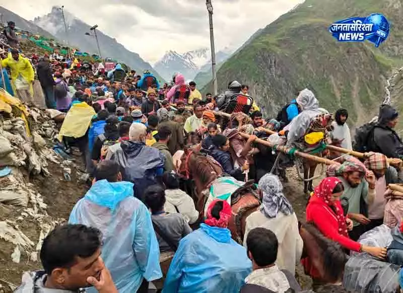 Amarnath Yatra: 9,100 श्रद्धालुओं का जत्था रवाना Amarnath Yatra: 9,100 श्रद्धालुओं का जत्था रवाना