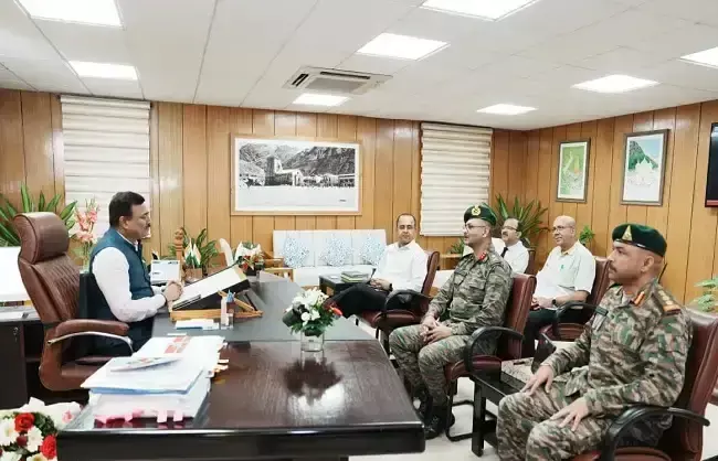 Dehradun: उत्तराखंड में अग्निवीर भर्ती की तैयारियों पर सेना-सरकार ने की चर्चा Dehradun: उत्तराखंड में अग्निवीर भर्ती की तैयारियों पर सेना-सरकार ने की चर्चा
