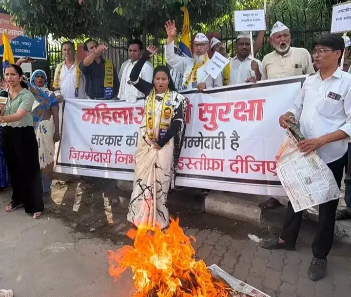 Kolkata: जलमार्ग विकास की दिशा में बड़ा कदम, मटियाब्रुज में जेटियों का शुभारंभ Kolkata: जलमार्ग विकास की दिशा में बड़ा कदम, मटियाब्रुज में जेटियों का शुभारंभ