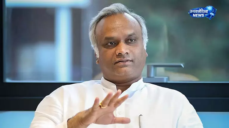 बिटकॉइन घोटाला: अधिकारियों पर कार्रवाई पर खड़गे का बड़ा बयान बिटकॉइन घोटाला: अधिकारियों पर कार्रवाई पर खड़गे का बड़ा बयान