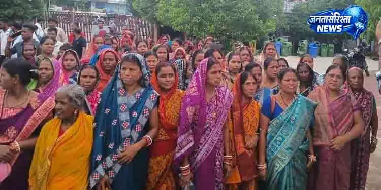 Bhadrak में नई शराब दुकान का विरोध शुरू Bhadrak में नई शराब दुकान का विरोध शुरू