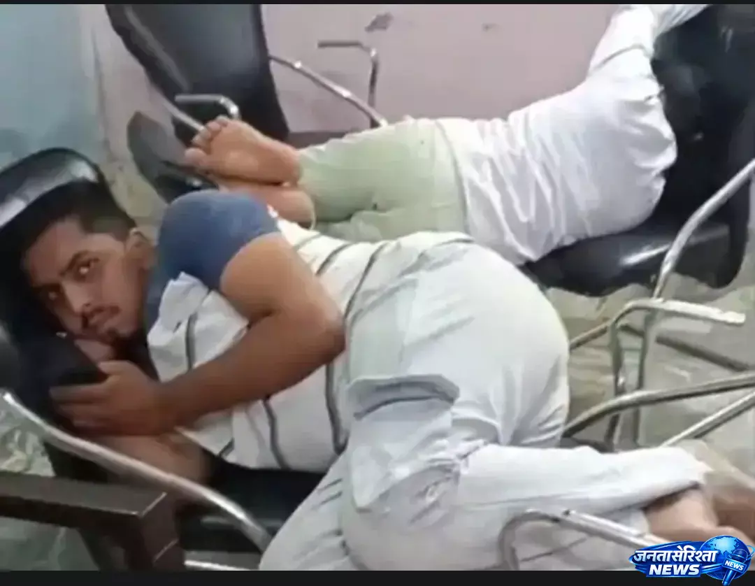 Nagar पंचायत अटसू में कर्मचारियों की मनमानी, वीडियो वायरल होते ही एक्शन Nagar पंचायत अटसू में कर्मचारियों की मनमानी, वीडियो वायरल होते ही एक्शन