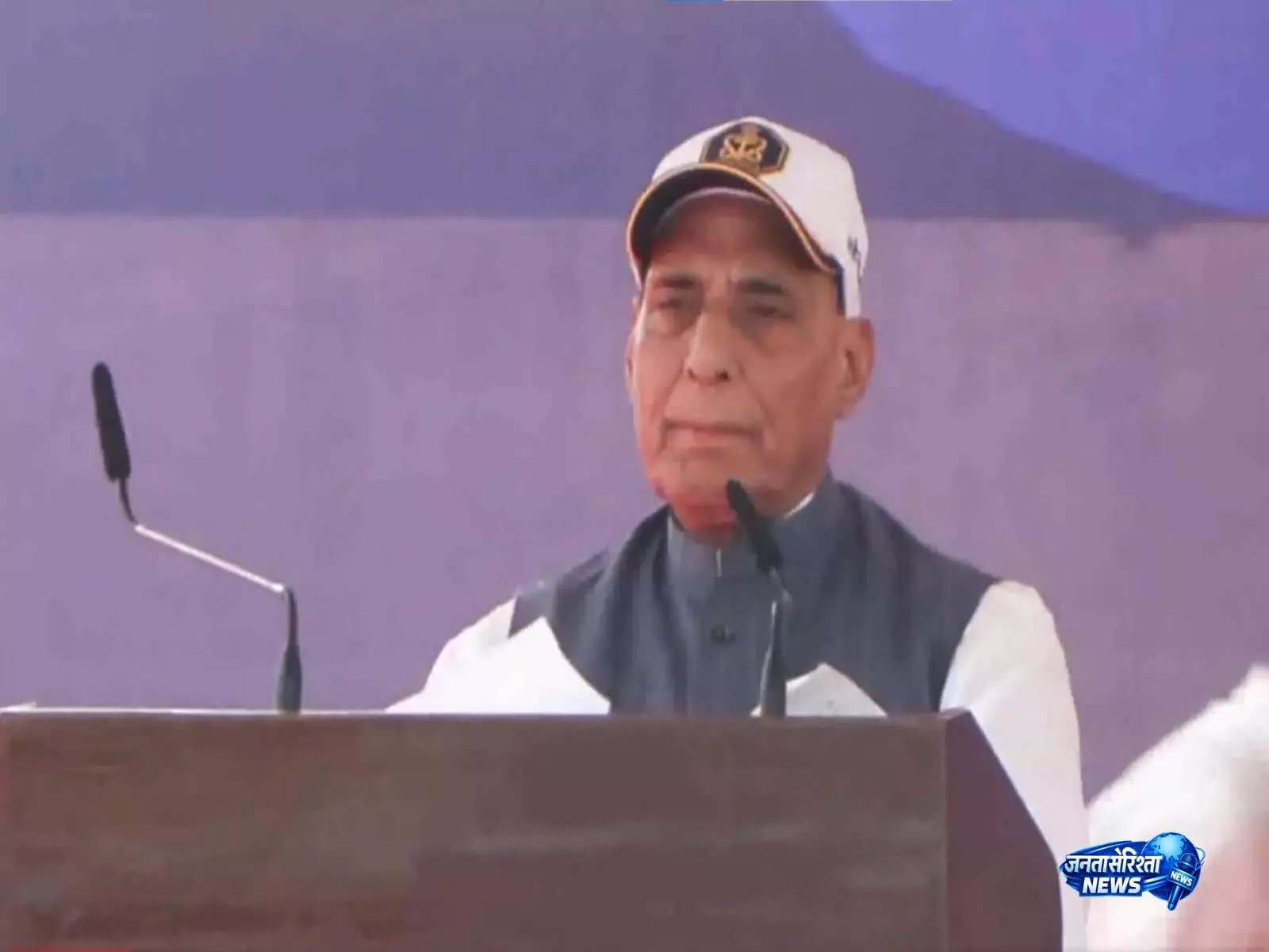 समंदर के सिकंदर: पश्चिम एशिया संकट में भारतीय नौसेना ने सुरक्षित बचाए 18 व्यापारिक जहाज समंदर के सिकंदर: पश्चिम एशिया संकट में भारतीय नौसेना ने सुरक्षित बचाए 18 व्यापारिक जहाज
