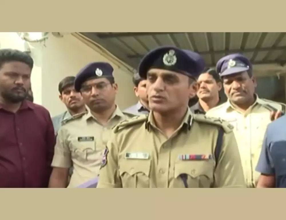 तरुण जोशी ने शबद में हुई छह हत्याओं का खुलासा किया तरुण जोशी ने शबद में हुई छह हत्याओं का खुलासा किया
