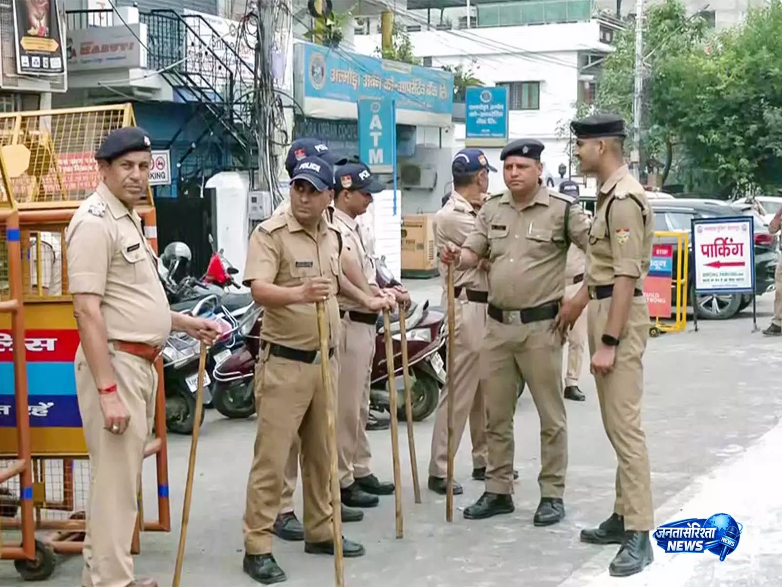 बद्रीनाथ ब्रेकिंग: चढ़ावा घोटाले की जांच में जुटी SIT, मंदिर के CCTV फुटेज लेगी अपने कब्जे में बद्रीनाथ ब्रेकिंग: चढ़ावा घोटाले की जांच में जुटी SIT, मंदिर के CCTV फुटेज लेगी अपने कब्जे में