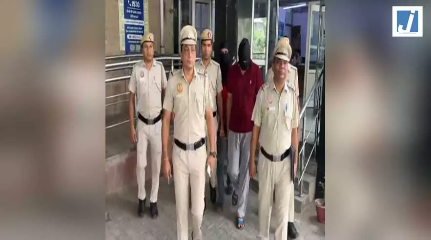 खुद रची गई...पुलिस ने 24 घंटे में किया लूट का पर्दाफाश, तीन आरोपी गिरफ्तार खुद रची गई...पुलिस ने 24 घंटे में किया लूट का पर्दाफाश, तीन आरोपी गिरफ्तार